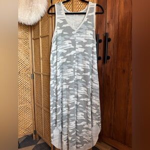 Sleeveless Camo Maxi Dress in Light Gray